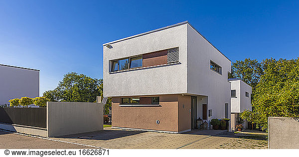 Germany  Baden-Wurttemberg  Esslingen  Energy efficient house in modern suburb