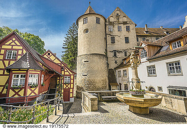 Germany  Baden-Wurttemberg  Meersburg  Fountain in front of Meersburg Castle in summer