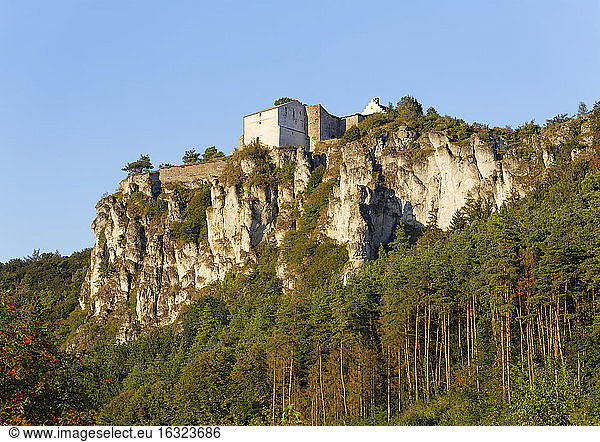 Germany  Bavaria  Altmuehl Valley  castle ruin and castle Arnsberg