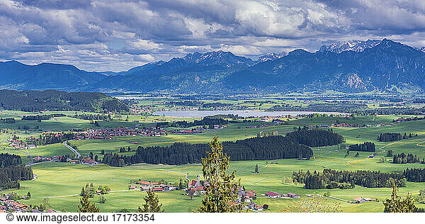 Germany  Bavaria  Fuessen  Alpine landscape seen from Eisenberg ruin