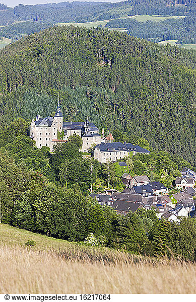 Germany  Bavaria  Ludwigstadt  View of Lauenstein castle