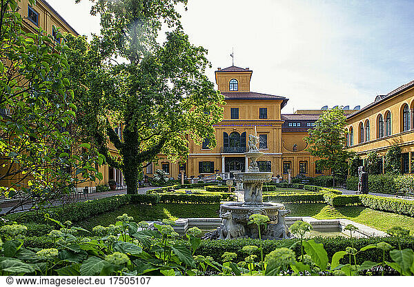 Germany  Bavaria  Munich  Park fountain in front of Lenbachhaus museum