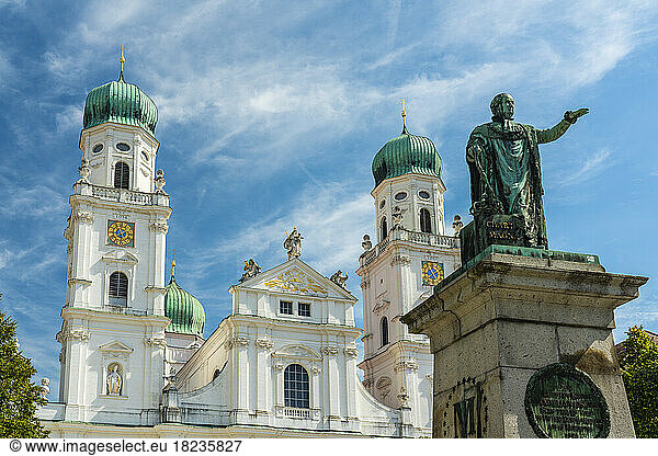 Germany  Bavaria  Passau  Monument to king Maximilian I in front of St. Stephens Cathedral