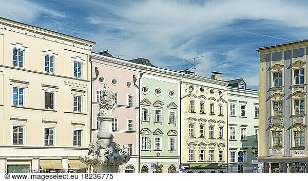 Germany  Bavaria  Passau  Wittelsbach Fountain with row of townhouses in background