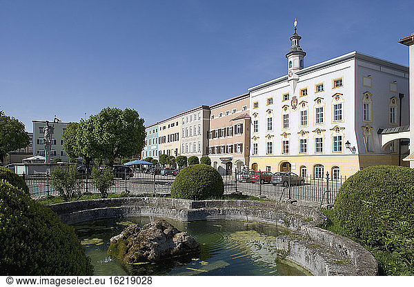Germany  Bavaria  Tittmoning  Town Square with town hall