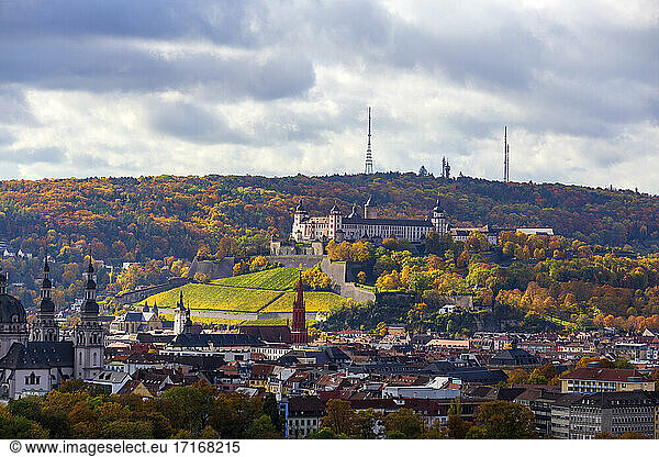 Germany  Bavaria  Wurzburg  City in autumn with Marienberg Fortress in background