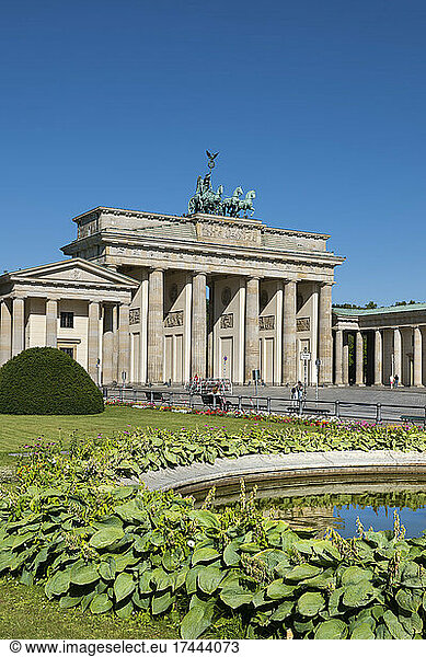 Germany  Berlin  Clear sky over Brandenburg Gate