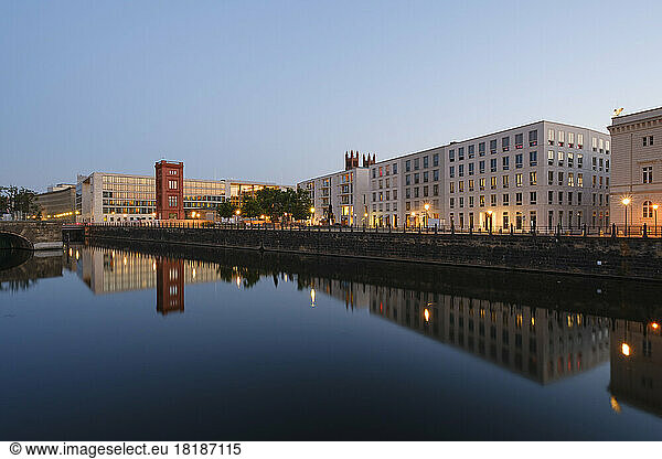 Germany  Berlin  Spree river flowing through Mitte district at dusk