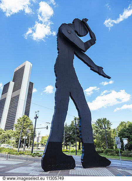 Germany  Frankfurt  view to sculpture 'Hammering man'