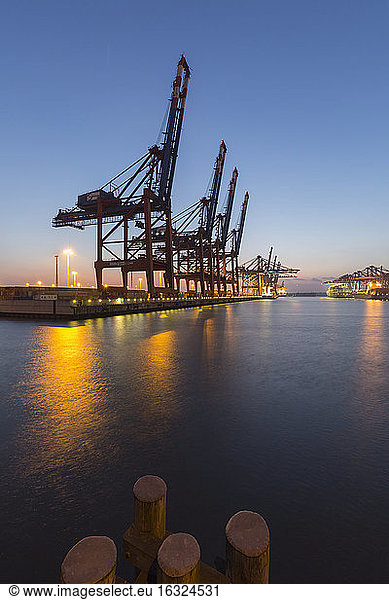 Germany  Hamburg  Port of Hamburg  Container Terminal Burchardkai in the evening