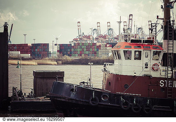 Germany  Hamburg  Port of Hamburg  Elbe river  Towboats