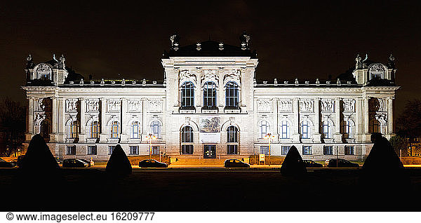 Germany  Hanover  View of Lower Saxony State Museum at night