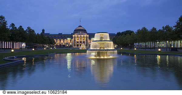 Germany  Hesse  Wiesbaden  Kurhaus  Casino and fountain in the evening