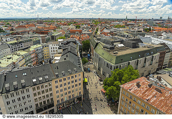 Germany  Munich  Apartment buildings surrounding Marienplatz