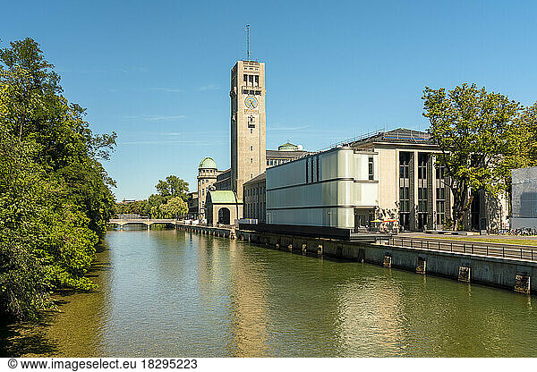 Germany  Munich  Isar river with Deutsches Museum in background