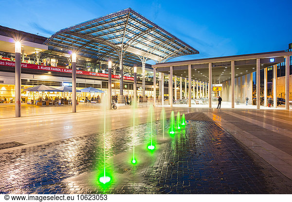 Germany  North Rhine-Westphalia  Cologne  Main station by night  Breslau Square