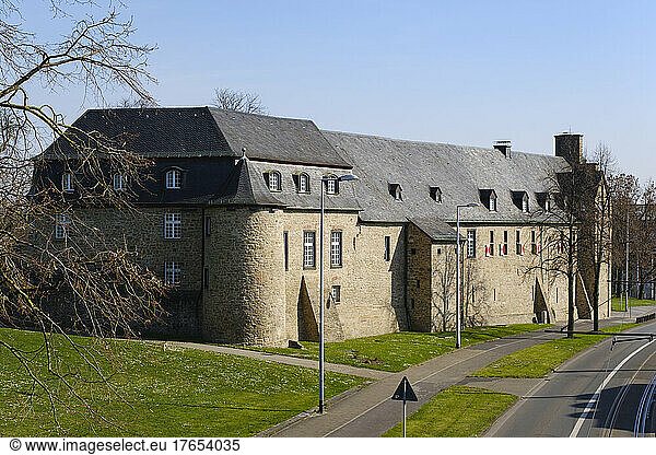 Germany  North Rhine-Westphalia  Mulheim an der Ruhr  Exterior of Broich Castle