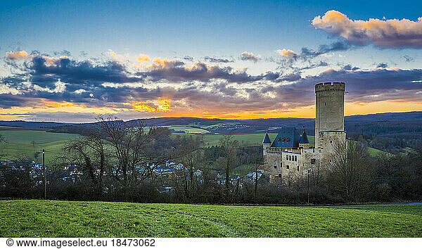 Germany  Rhineland-Palatinate  Burgschwalbach  Panoramic view of Schwalbach Castle at sunset