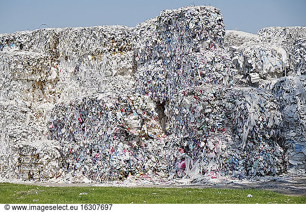Germany  Rhineland-Palatinate  Mainz-Kostheim  Mountain of waste  Paper