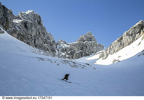 Germany's longest ski run through the unprepared Dammkar Mittenwald Upper Bavaria Germany Europe