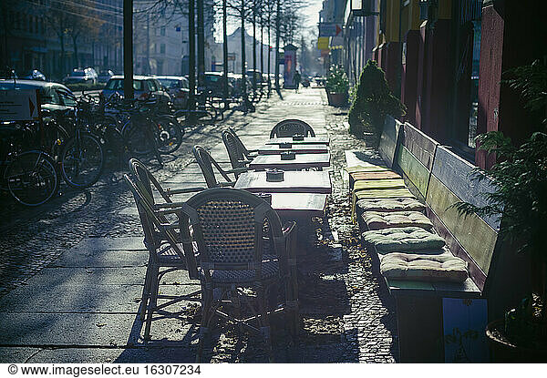 Germany  Saxony  Leipzig  pavement cafe in winter
