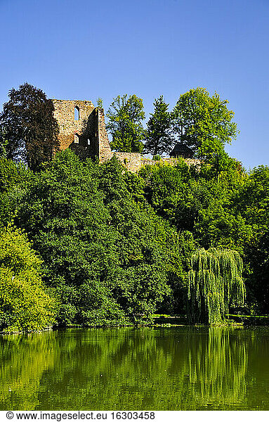 Germany  Saxony  Tharandt  Ruin of castle Oberburg at castle pond