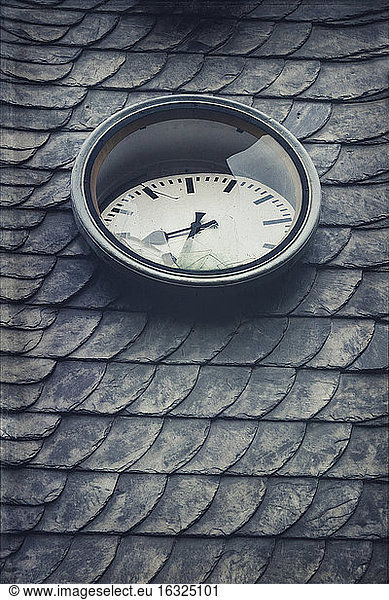 Germany  Wuppertal  broken clock on roof  disused railway station