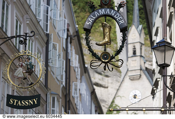 Geschäft abschließt  Getreidegasse  Salzburg  Österreich  Europa