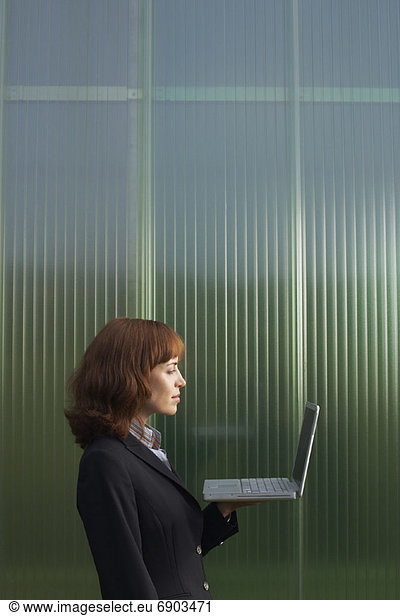 Geschäftsfrau with Laptop-Computer