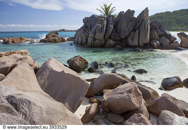 Geschützte Badebucht an der Anse Cocos  Insel La Digue  Seychellen  Afrika  Indischer Ozean