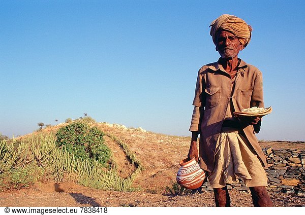 Geschenk  Lebensmittel  ankommen  Begräbnis  Volksstamm  Stamm  Indien  Rajasthan  Ritual