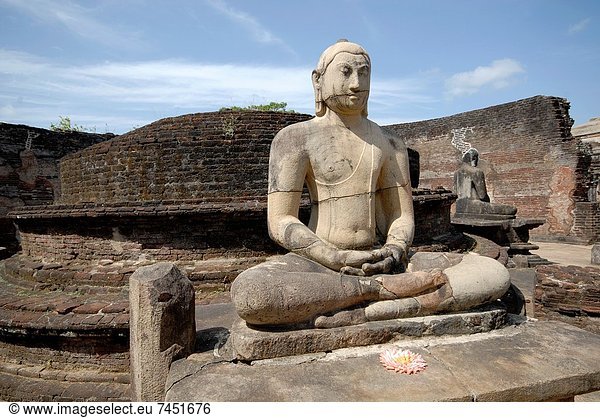 Geschichte  Statue  Komplexität  Buddha  Polonnaruwa  Sri Lanka
