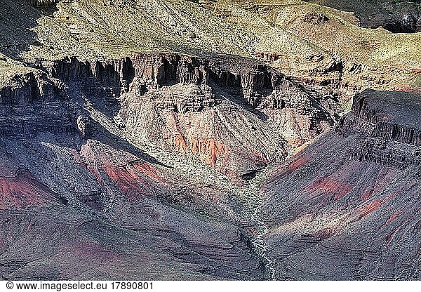 Gesteinsformationen in verschiedenen Farben  Grand Canyon  Blick von oben  Grand Canyon Nationalpark  South Rim Trail  Arizona  USA  Nordamerika