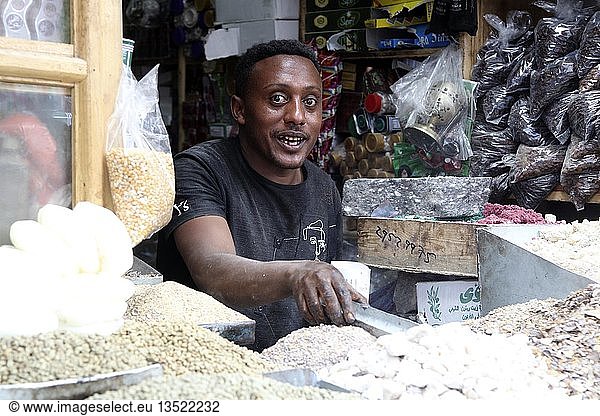 Gewürzhändler  Markt  Addis Abeba  Äthiopien  Afrika