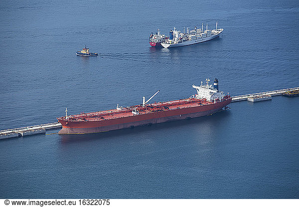 Gibraltar  Hafen  Tankerschiff