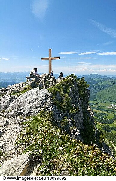 Gipfel des Iseler  Oberjoch  Allgäu  Bayern  Deutschland  Gipfelkreuz  Europa