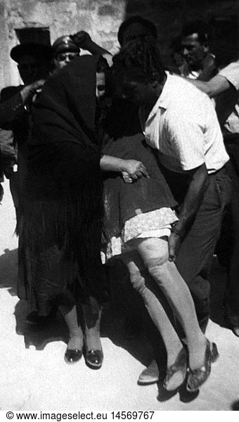 Giuliano  Salvatore  16.11.1922 - 5.7.1950  Sicilian bandit  death  his niece is carried away from the corpse by her mother  Castelvetrano  Sicily  5.7.1950