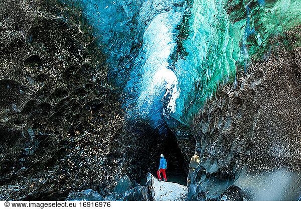 Glacial Ice Cave  Svinafellsjokull glacier  Skaftafell National Park  Iceland
