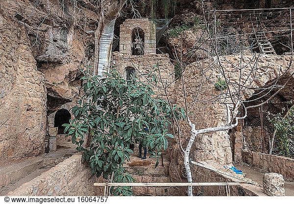 Glocke in der Eremitage Unserer Lieben Frau von Hawqa im Kadisha-Tal  auch Heiliges Tal genannt  im Nord-Gouvernement Libanon.