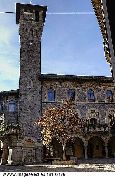 Glockenturm  Palazzo Civico  Rathaus  Bellinzona  Tessin  Ticino  Palazzo comunale  Schweiz  Europa