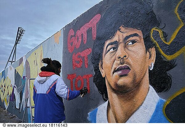 God is dead. . Germany  Berlin  29. 11. 2020  Mauerpark  graffiti wall  head  Diego Maradona  by graffiti artist Eme Freethinker