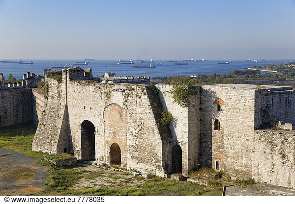 Goldenes Tor  Yedikule-Kastell  Burg der Sieben Türme  Theodosianische Landmauer
