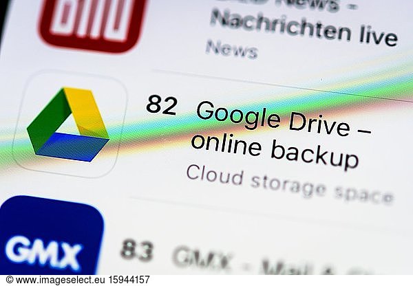 Google Drive  Cloud Storage  App-Icon  display on a display from mobile phone  iPhone  iOS  Smartphone  detail  full format