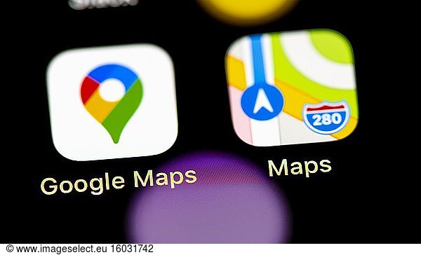 Google Maps und Apple Maps Icon  App Icons auf einem Handy Display  iPhone  Smartphone  Nahaufnahme