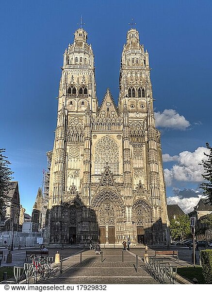 Gotische Kathedrale Cathédrale Saint-Gatien  Tours  Département Inde-et-Loire  Région Centre  Frankreich  Europa