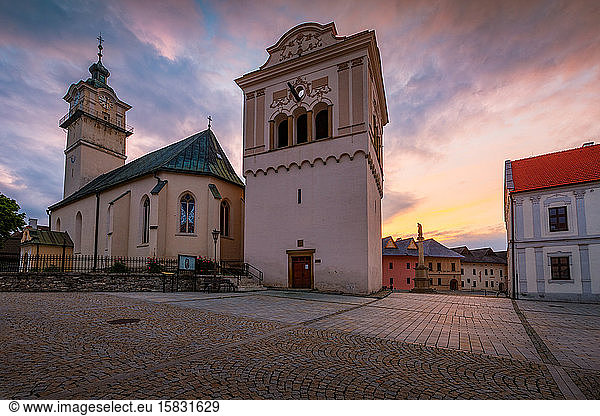 Gotische Kirche und Renaissance-Glockenturm in Spisska Sobota.