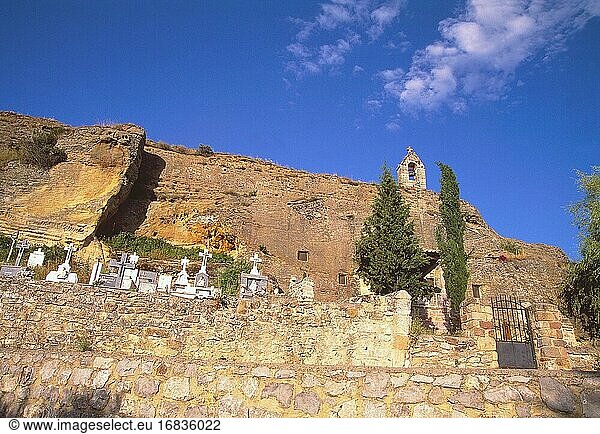 Gräberfeld und Höhlenkirche. Olleros de Pisuerga  Provinz Palencia  Kastilien-León  Spanien.