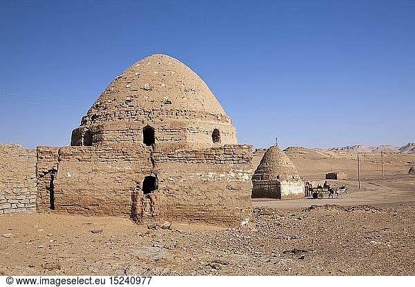 Grab-Bauten in Al Qasr in Dakhla Oase  Libysche Wueste  Aegypten
