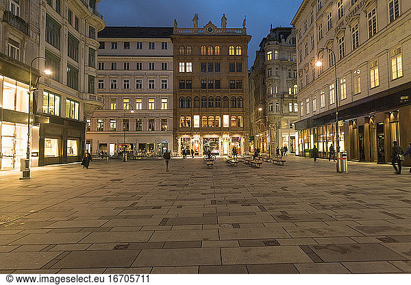 Graben am Stephansplatz bei Nacht in der Wiener Altstadt
