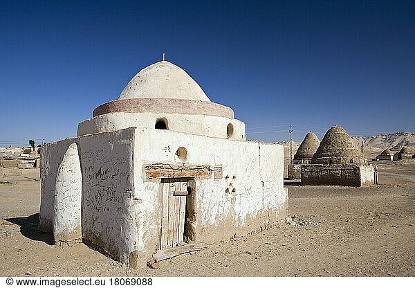 Grabstätte  Al Qasr  Dakhla Oase  Libysche Wüste  El Qasr  Grabmahl  Ägypten  Afrika